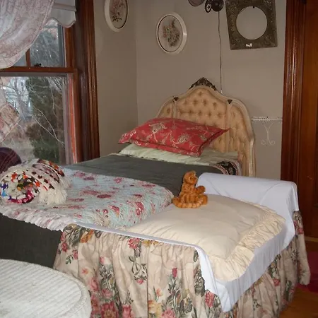 Enchanted Nights Bed & Bath-2